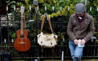 Warum eine Gitarre bei Frauen gut ankommt