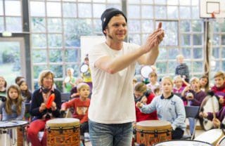 Lernen ohne zu lehren: Drum Circle in der Schule