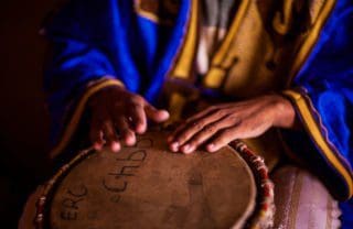 Djembe spielen: Der Zauber der afrikanischen Trommeln