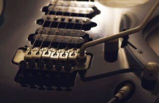 Was ist ein Floyd Rose? Story über den verstimmungsfreien Wimmerhaken