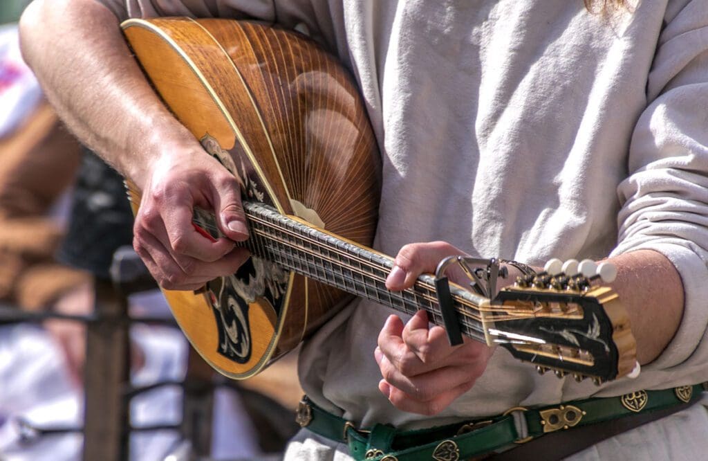 Bouzouki kaufen prägendes Instrument mit kuriosen Wurzeln Musikmachen
