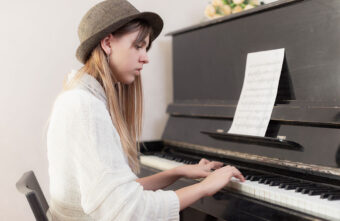 Klavier spielen lernen – mit Enthusiasmus und Vernunft