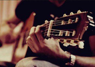 Akustik Gitarre lernen: Erste Akkorde