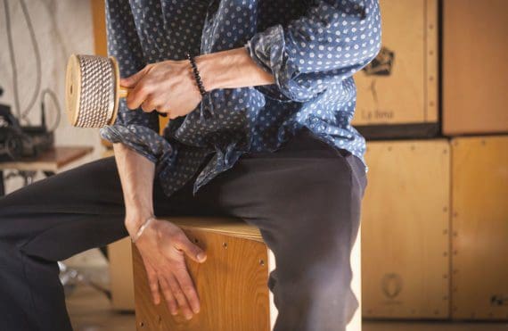 Cajon - was du schon immer über diese Holzkisten wissen wolltest