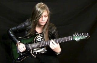 Tina S.: Eine Gitarristin geht ihren Weg – „The Loner Cover“ von Gary Moore