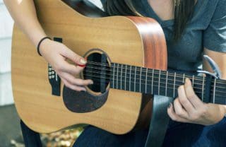12-saitige Gitarre – klangschön voluminöses Instrument mit speziellen Anforderungen