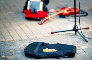 Mit Musik Geld verdienen – funktioniert das heute noch?